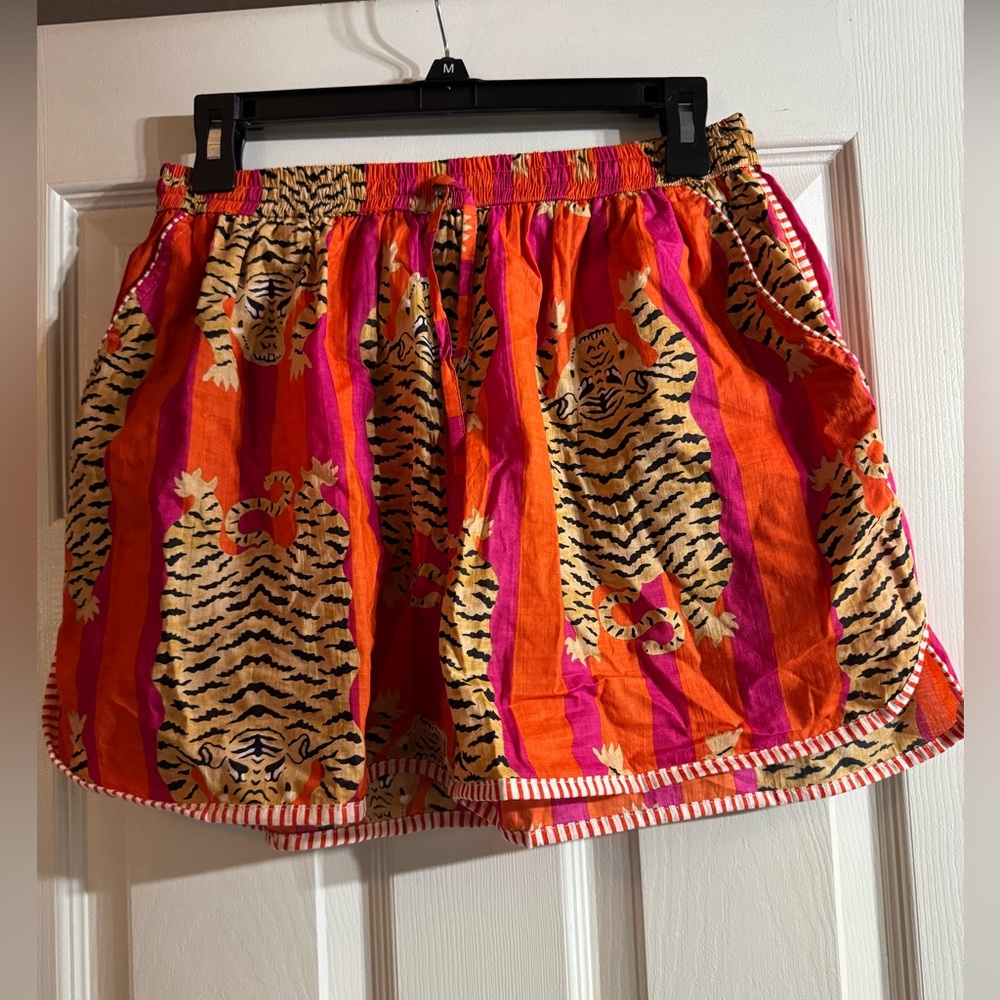 Tiger shorts Boho casual size medium
